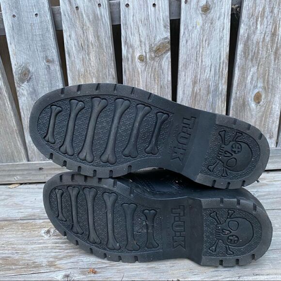 T.U.K. 10 Eye Black Matt combat boots US size 7 women’s - Picture 15 of 16